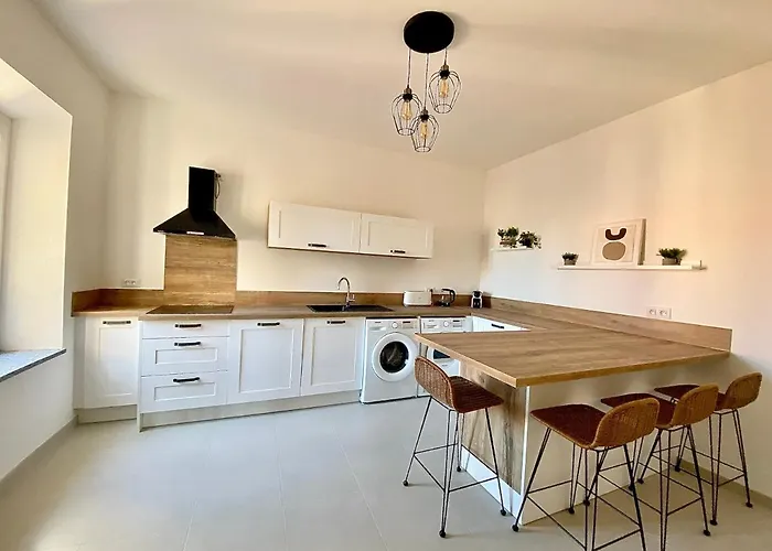 Apartment Montee Fleurie *